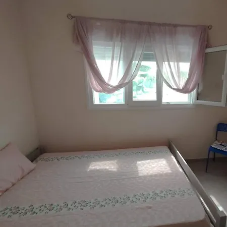 Psathopirgos, Faliro Apartman Pszathópirgosz