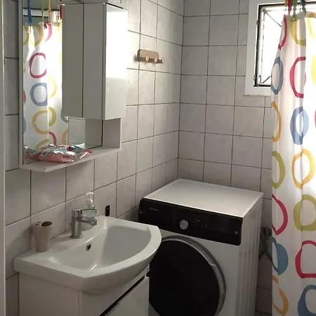 Psathopirgos, Faliro Apartman *