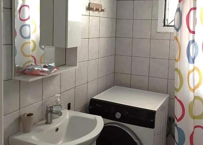 Psathopirgos, Faliro Apartment *